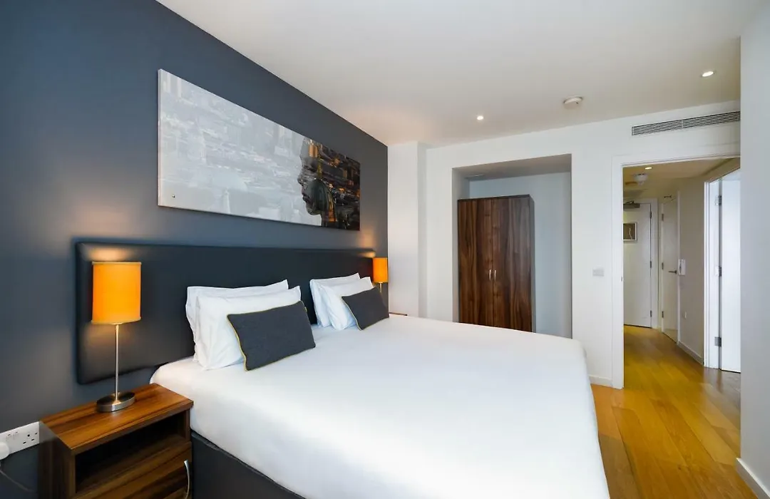 Staycity Aparthotels London Heathrow-1